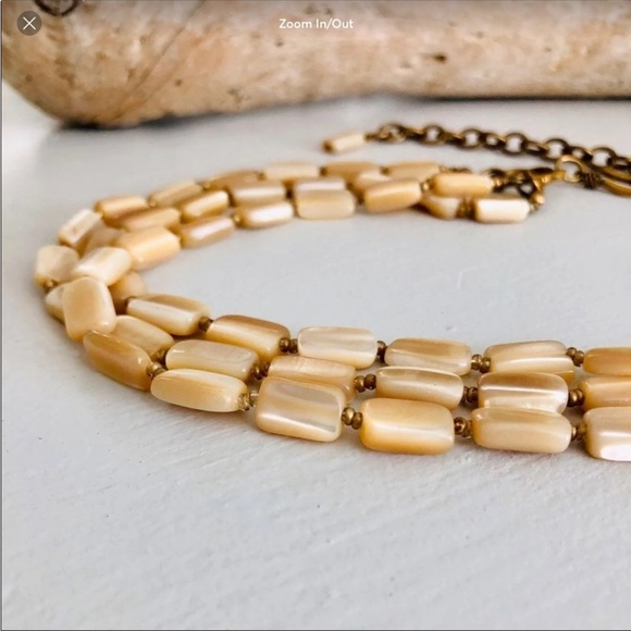 Vintage Mother of Pearl Necklace & Earrings - Picture 16 of 17